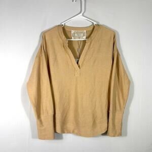 NWT Cupio Beige V-neck Textured Long Sleeve Top Size Medium WW0951
